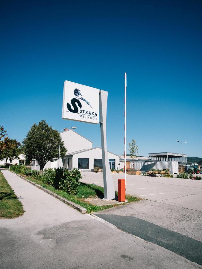 Apartmán Weingut Straka Rechnitz Exteriér fotografie